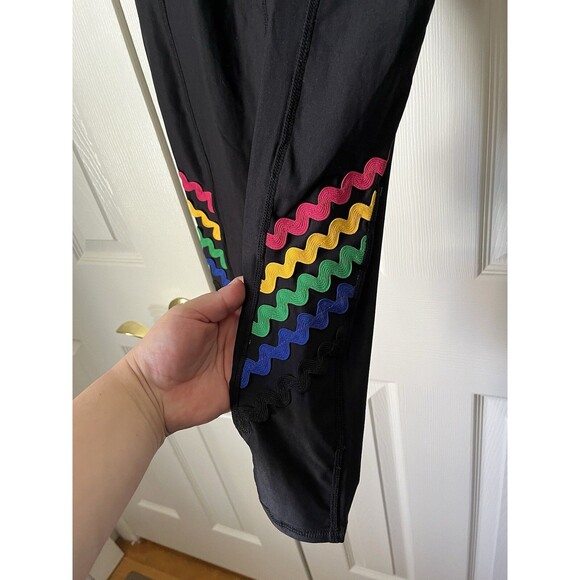 Terez Black Leggings With Ankle Squiggles Relaxed Fit Comfort Women Medium - Picture 2 of 7